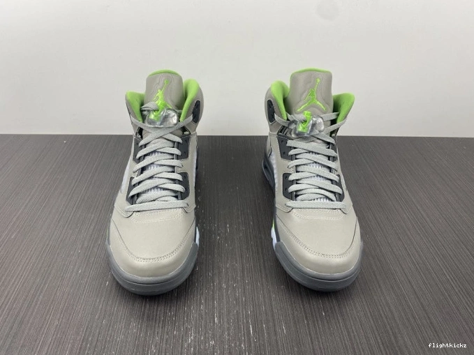 Retro (2022) Jordan DM9014-003 Bean Green 5 1015